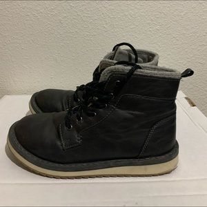 Boys boots